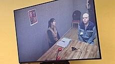Zden�k Vocásek, jen� nyní pou�ívá jméno Navrátil, p�i jednání Okresního soudu v...
