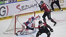 Spar�an Kousal procedil kotou� za záda gólmana Willa.