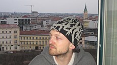 Oproti star�ím kritikou i poslucha�i cen�ným skladbám se nová deska Zapom�lsem...