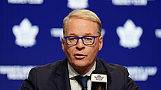 Keith Pelley, majitel Toronta, mluví na tiskové konferenci.