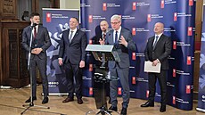 Dukovany sm��ují k osmdesátiletému provozu, oznámil ministr pr�myslu a...