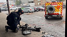 Policie zasahuje po pádu ruského dronu v ukrajinském Lutsku na fotografii od...