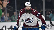 Obránce Colorada Brent Burns v utkání s Dallasem.