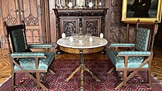 Zuzana Königová vy�ezává do vajec nejr�zn�j�í ornamenty, pou�ívá p�i tom...