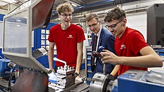 Zlínský kraj chce vyzkou�et duální vzd�lávání na st�ední �kole. �áci p�i n�m...