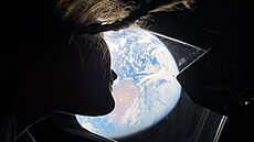 Astronautka NASA a specialistka na misi Artemis II Christina Kochová se b�hem...