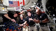 �Zapsali jste se do historie,� �ekl Trump posádce Artemis II