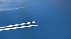 Piloti udivovali nad Trutnovskem, nejspí� nacvi�ovali vzdu�né tankování