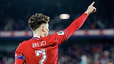 Kapitán národního týmu Ladislav Krej�í se raduje z gólu v prodlou�ení proti...