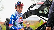 Remco Evenepoel b�hem p�ípravy na klasiku Kolem Flander.