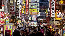 Se svými ob�ími rozm�ry p�ipomíná Tokio spí�e obrovské lidské mraveni�t�, ale...