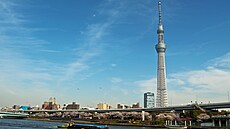 Pro první orientaci v Tokiu má velký smysl za�ít na vý�ce. Tokyo Skytree stojí...