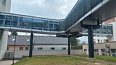 Nový nadzemní koridor, který spojuje centrální urgentní p�íjem s tzv. starou...