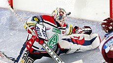 Ján La�ák inkasuje gól ve finále 2007 se Spartou.