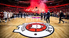 Vít�zná nálada fanou�k� a hrá�� Rytasu Vilnius po výh�e nad Nymburkem