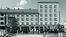 Palác poji��ovny Fénix, architekt Josef Go�ár, 1928. Z knihy Moderní Hradec...