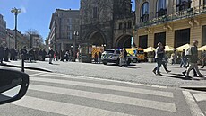 Uzav�ení u �NB na Nám�stí Republiky v centru Prahy z d�vodu odlo�eného...