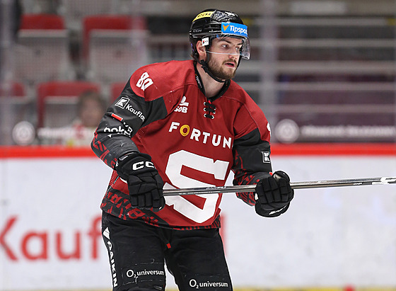 Obránce Sparty Niko Seppälä