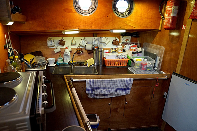 Čeští polárníci prodávají svou plachetnici. Ani po milionové slevě ji nikdo nechce