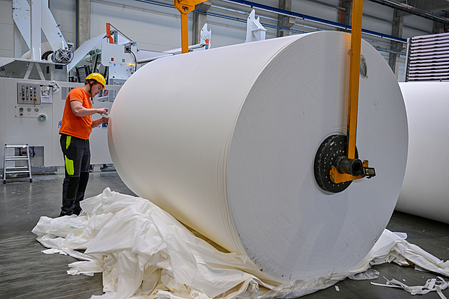 Zboží, které potřebuje každý. Nová linka vyrobí 20 tisíc tun toaletního papíru ročně