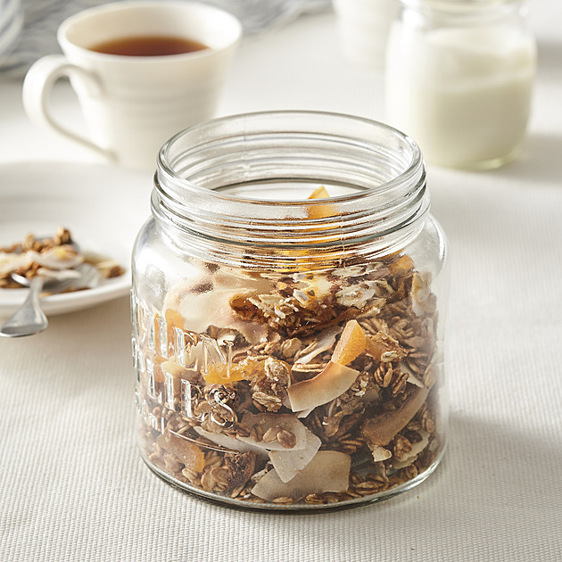 Domácí pomerančová granola s meruňkami: Zdravá a křupavá snídaně bez přidaného tuku