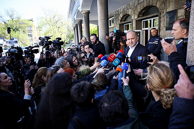 Osmé parlamentní volby za pět let. V Bulharsku se dere k moci proruský favorit