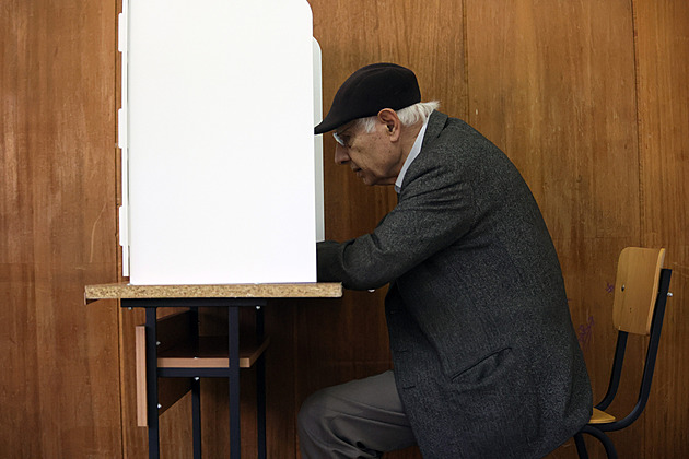 Parlamentní volby v Bulharsku vyhrál proruský exprezident, ukazují odhady