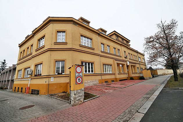 V její éře utíkaly děti, personál si stěžoval na šikanu. Šéfka „děcáku“ přesto zůstává