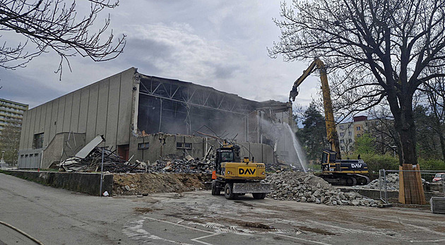 Kino Petra Bezruče jde k zemi. Kulturu ve Frýdku-Místku střídají parkovací místa