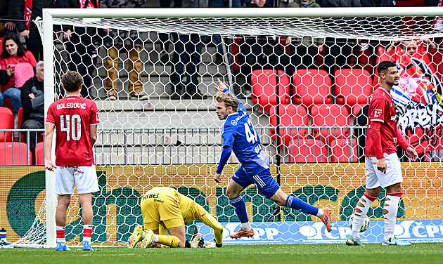 ONLINE: Pardubice - Olomouc 1:1, v závěru půle proměňuje penaltu domácí Patrák ONLINE: Pardubice - Olomouc 1:1, v závěru půle proměňuje penaltu domácí Patrák