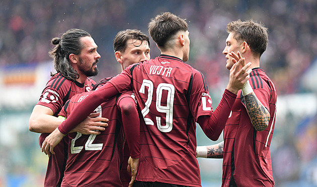 Priske o sparťanském objevu Sochůrkovi: On je voják! A Vojta? Gól už brzy dá