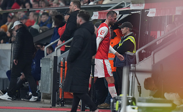 POHLED: Plivnutí, nebo prsknutí? A není to vedlejší? Chorý ukázal, že je nepoučitelný