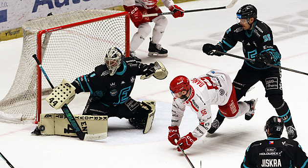 Úspěšná sezona? Po prohře to je těžké říct, hlesl Patera. Třinec se zapotil, těšilo Frodla