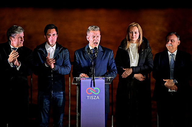 Orbánovi děkoval, vítězi blahopřál. Jsem připraven na spolupráci, sdělil Fico