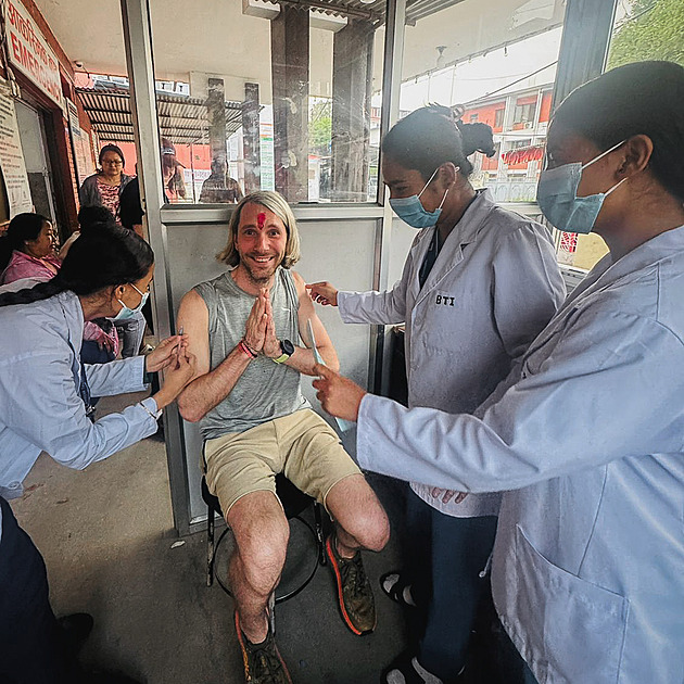 Nápad přišel po silvestru ve čtyři ráno, teď parta zdolala himálajský vrchol