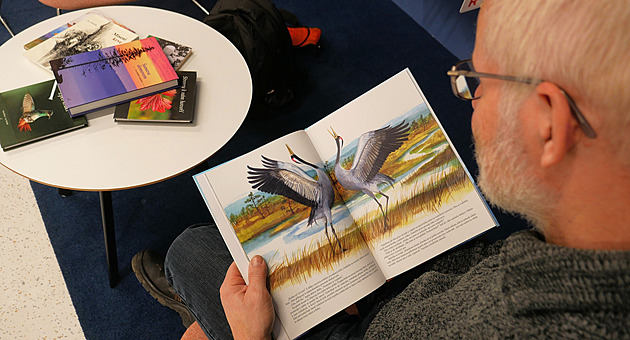 První pohádky napsal Ivo Stehlík v lese. Teď vydal další příběh pro děti