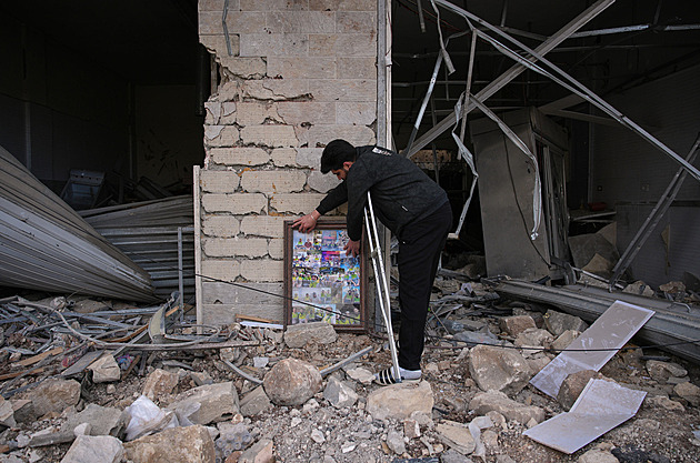 V Libanonu zastřelili francouzského vojáka při odklizení výbušnin. Macron viní Hizballáh