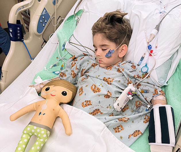 Aortic Bypass, Kidney Resuturing. Kubík Has Key Surgery in the US, Lasting Ten Hours