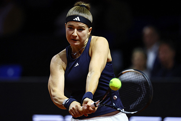 Tenis ONLINE: Nabité finále ve Stuttgartu, Muchová bojuje s Rybakinovou