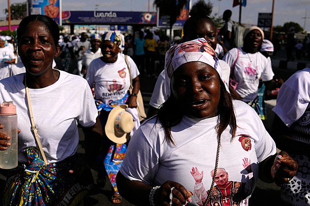 Papež kritizoval světové lídry za výdaje na válku. Nemířil jsem na Trumpa, vysvětluje