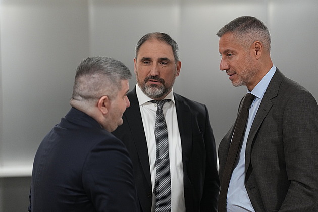 Pohádka o dětech s kryptotelefonem. Měli politici ze STANu a TOPky jen smůlu?