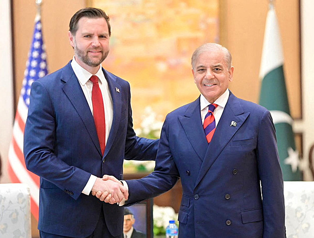 Konečně tváří v tvář. Írán a USA jednají v Pákistánu o míru, řeší hlavně Hormuz