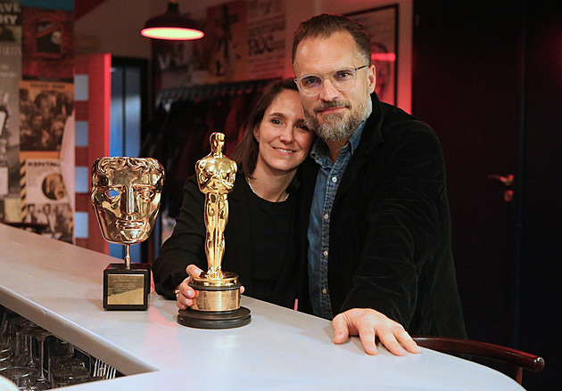 Umíme hledat díry v systému, líčí oscaroví producenti. Po Putinovi natáčejí Orbána