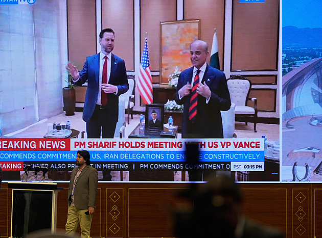 Vance přiletěl, mluví se o uvolnění aktiv. Írán jedná v Pákistánu s USA o míru