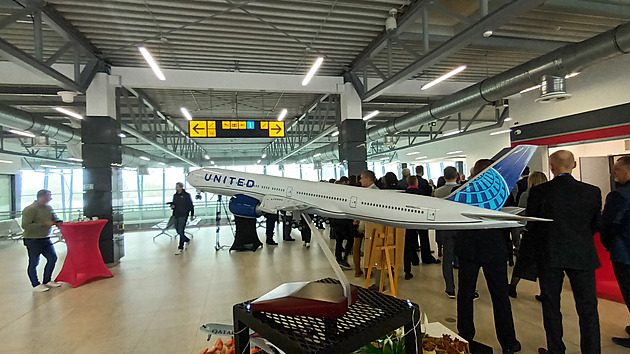 Pardubický letištní terminál se dočkal patra, cestujícím nabídne výhled na ranvej