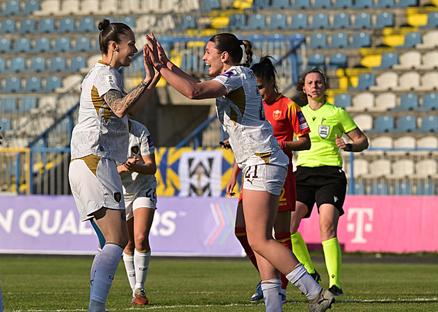 Další výhra v kvalifikaci na MS. Češky daly čtyři góly, ale přišly o Khýrovou