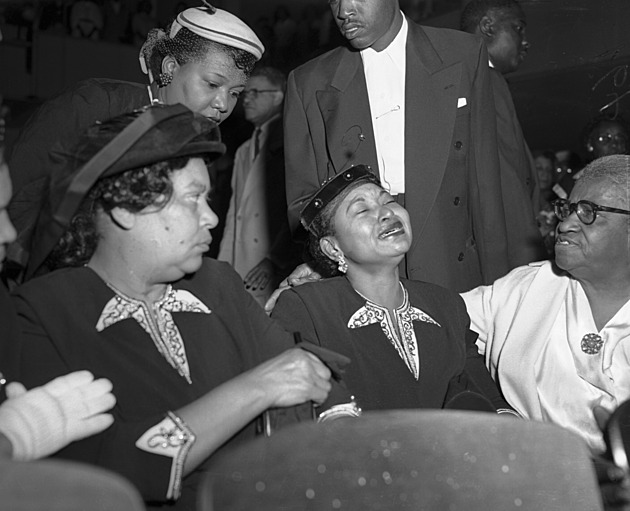 Jen ať to Amerika vidí. Fotka zlynčovaného kluka zažehla boj za práva černochů