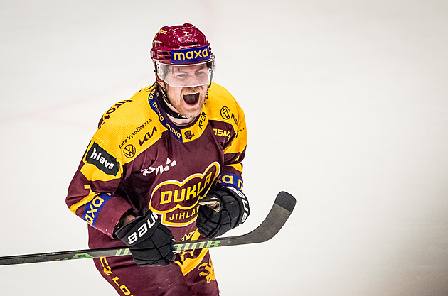 Kluci jsou zdraví a natěšení, říká Ujčík před baráží. Na Litvínov teprve koukne