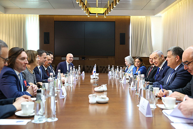 Snaha o odvolání Doksanského. Nemá v hokejovém klubu co pohledávat, zaznělo