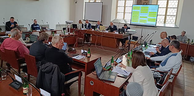 Cheb schválil vstup Mercedesu do průmyslového parku, vyrábět má od roku 2029